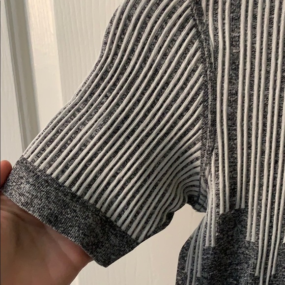 Workout Top - Picture 2 of 6